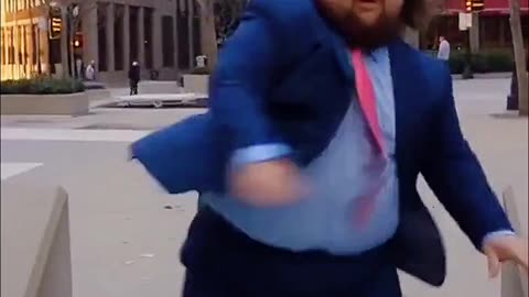 JD Vance parkour 😂