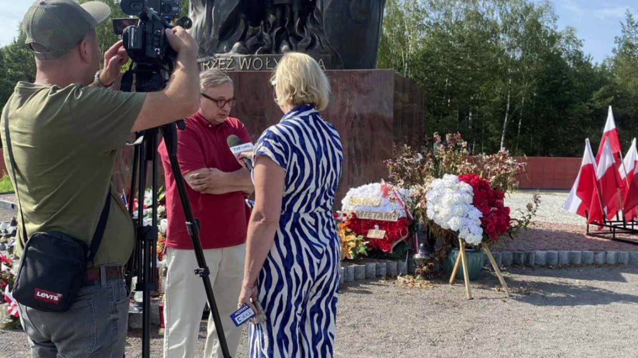 Pigs bite the hand that feeds them.🤣