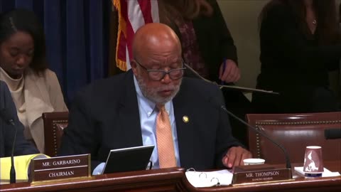 'Resign!' Dem scolds Kristi Noem to her face — but hopes Trump will 'fire you first'