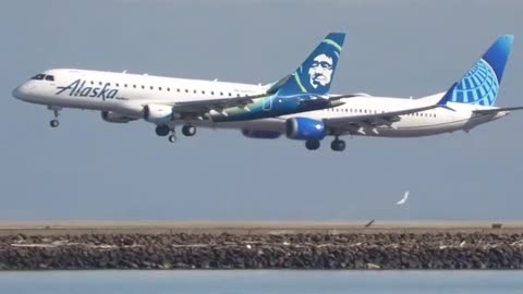 Embraer E175 of Alaska Airlines and Boeing 737 MAX-9 of United Airlines