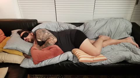 The Sleeping Guy Show - #19 April 💤