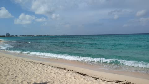 Short: Grand Cayman 7 Mile Beach