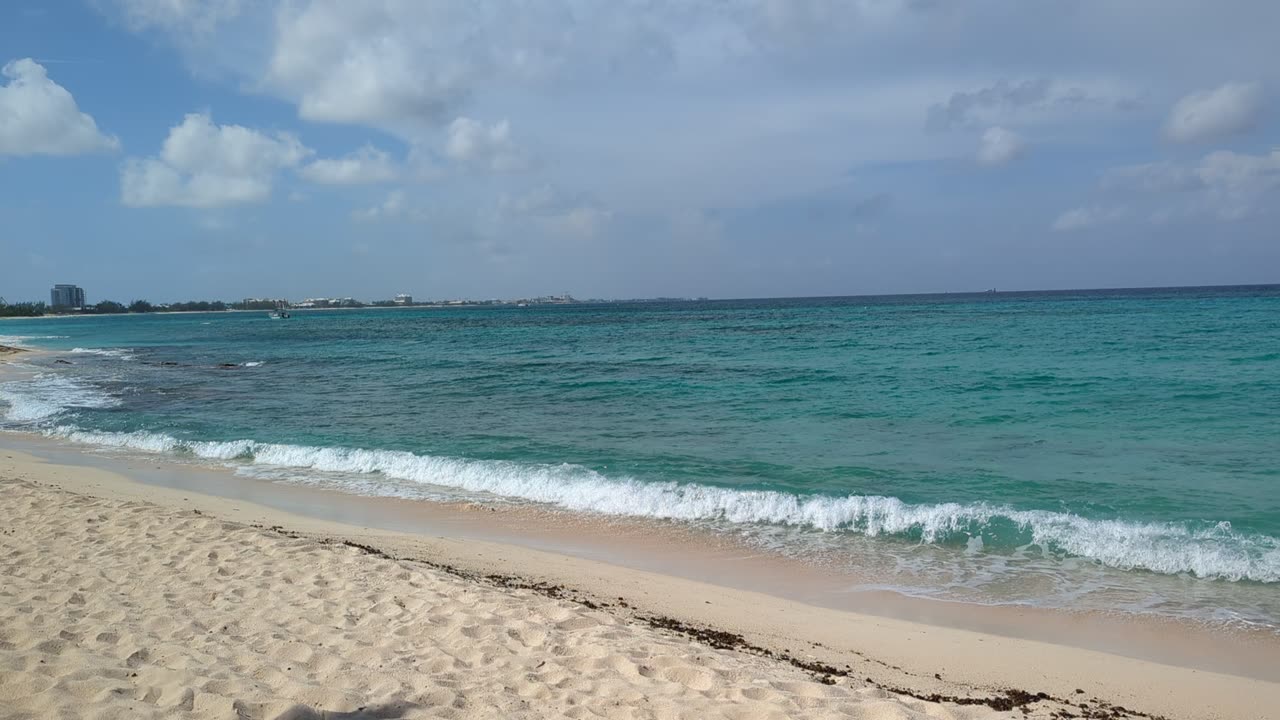 Short: Grand Cayman 7 Mile Beach
