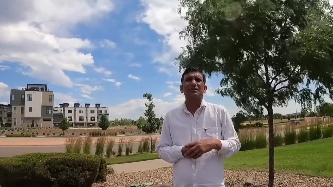 Man shows up for coffee n more for his young girlfriend