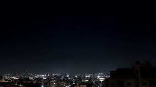 Video shows Iranian missiles streaking toward Israel