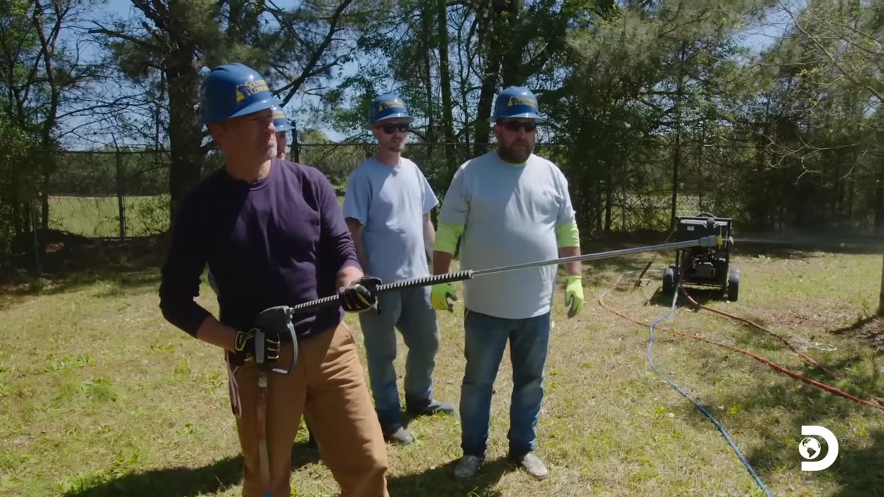 Mike Rowe Cleans out the Grime Inside a Water Tower!Dirty Jobs