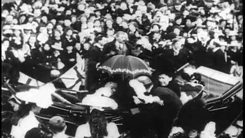 [PARAMOUNT NEWSREEL EXCERPTS] - [PARAMOUNT NEWSREEL EXCERPTS] - cbs-cbswwi-172