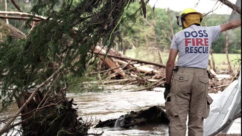 Tragedia y fe: oración por las niñas desaparecidas en inundaciones