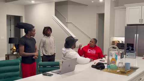 PAPA E SOLD MIKE $2,000 ELECTRIC SCOOTER *MIKE WAS HEATED*