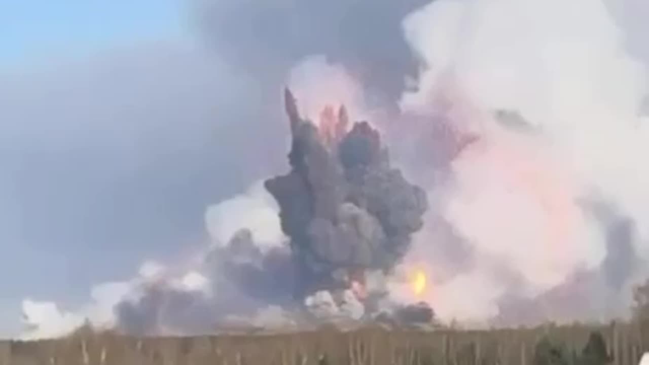 🔥 The 51st GRAU arsenal continued to explode in the evening and at night.