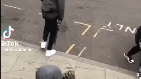 Street Fight New York 2 member gang machette