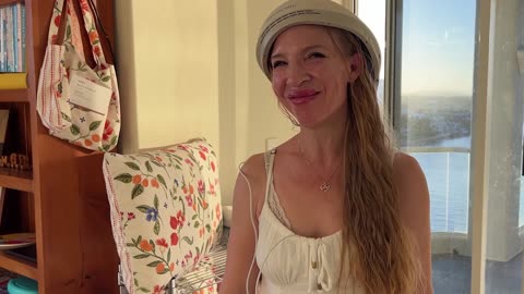 Neuronic LIGHT Helmet: How It’s Helping My Sleep, Headaches, and Mood as a Sleep-Deprived Mom ||