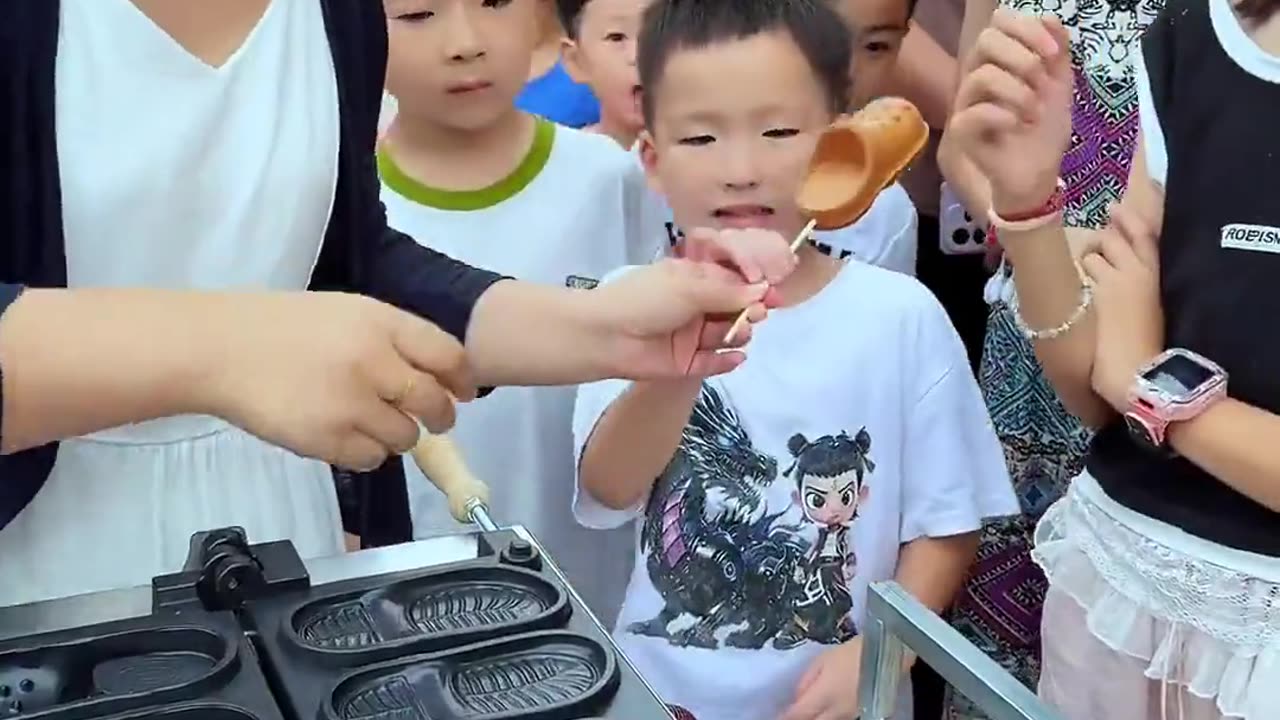 🤯✨ Amazing Waffle Shapes From China You Have to See! | FeedMyCuriosity