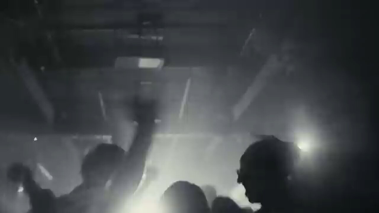 Becky_Hill,_Chase___Status_-_Disconnect__Official_Video_(360p)