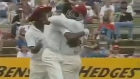 Brutal Bouncer Curtly Ambrose v Allan Border