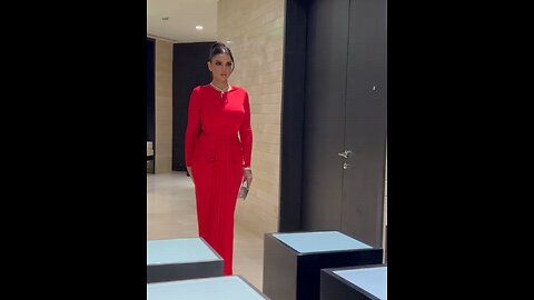 💫 "Watch the Most Beautiful TV Presenters in the World! 😍"