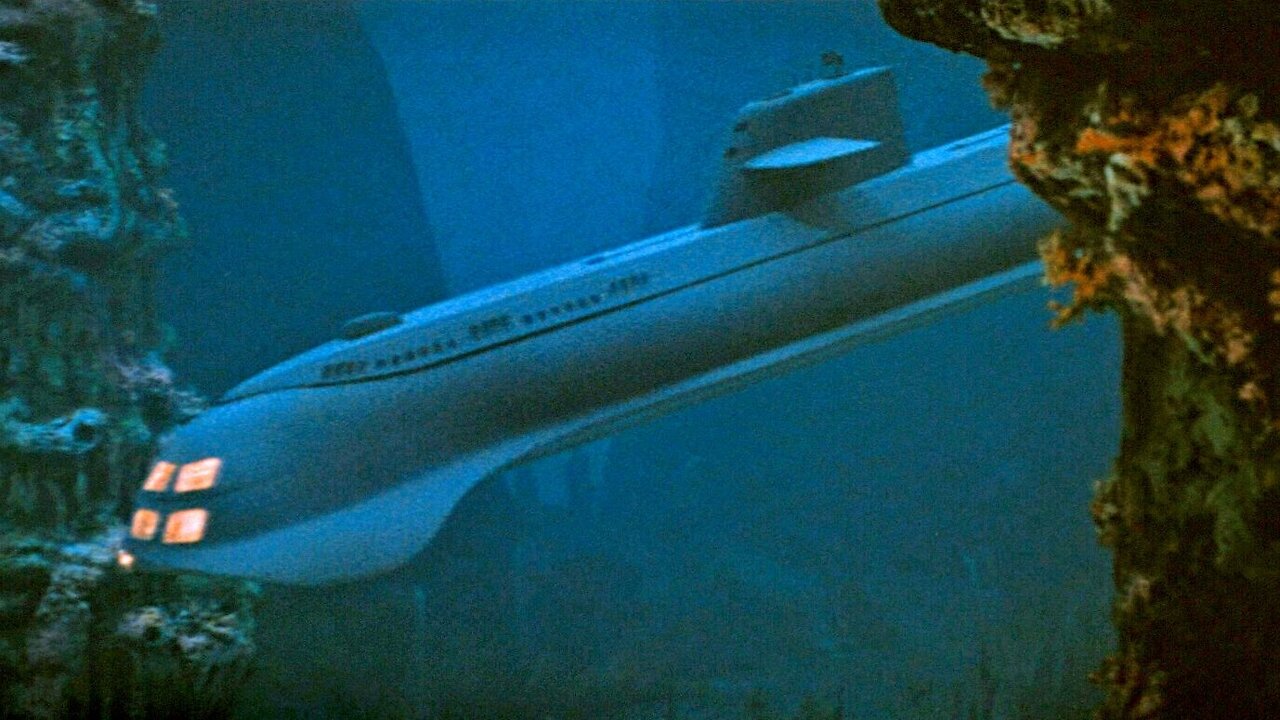 Voyage to the Bottom of the Sea-Walter Pidgeon, Joan Fontaine, Peter Lorre