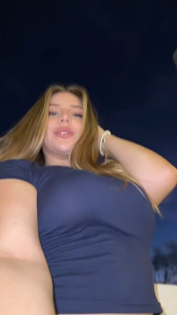 #tiktoktrend #trend #outdoors #ocean #StarsEverywhere #tiktok #foryou#dance #vannda #cutegirl#remix