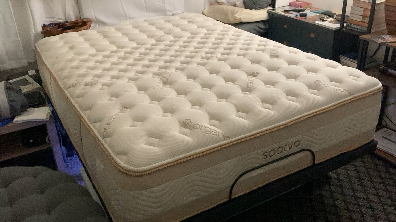 Saatva Mattress & Epic Rant (Midtown Manhattan Apartment)