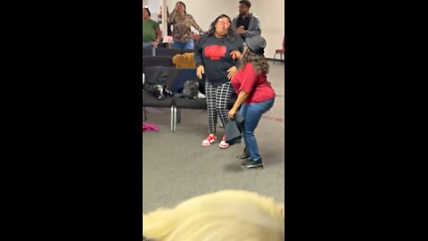 There is fire in that room 🔥🕺🏼💃🏽🙌🏾💃🏽 House of Grace #praisebreak