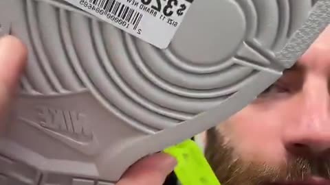 THE SNEAKER MARKET JUST COLLAPSED - AND NOBODY KNOWS WHY