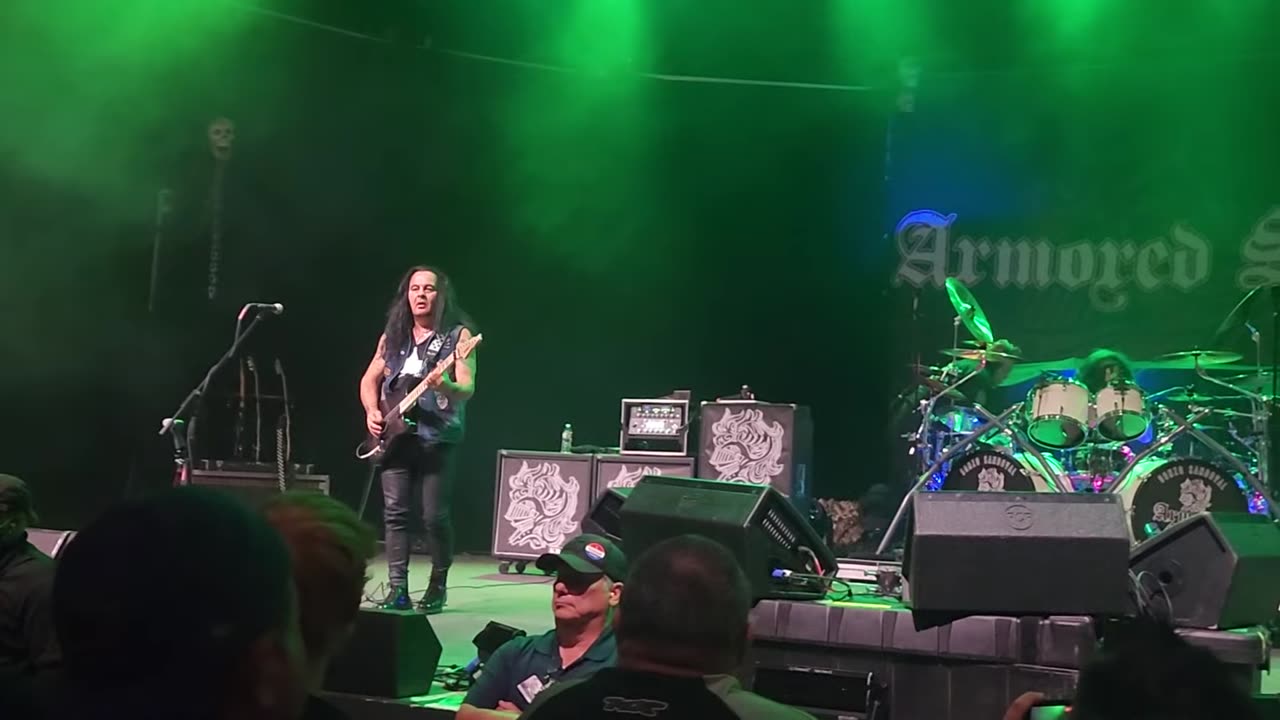 Armored saint ( live)