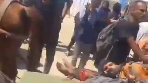 #GAZA❗Israeli shelling of people gathered in the Shakush area, northwest of Rafah