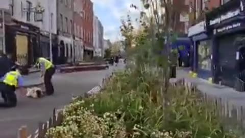 Shocking new footage of yesterday's attack on a Garda in Dublin.