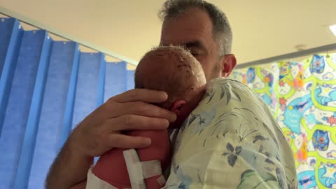 NEWBORN'S FIRST MECONIUM DIAPER CHANGE IN THE SPECIAL CARE NURSERY || #newborncare #newborn