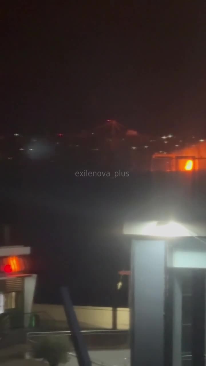 💥 The moment the attack on the Sheskharis oil terminal began, Novorossiysk!