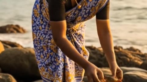 A sri lanken woman catches crabs and makes a curry ලන්කවේ කෙල්ලෙක් කකුලුවන් කරි එකක් #DreamScreenAI