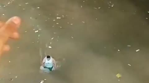 The sea in Egypt doesn't look very clean.