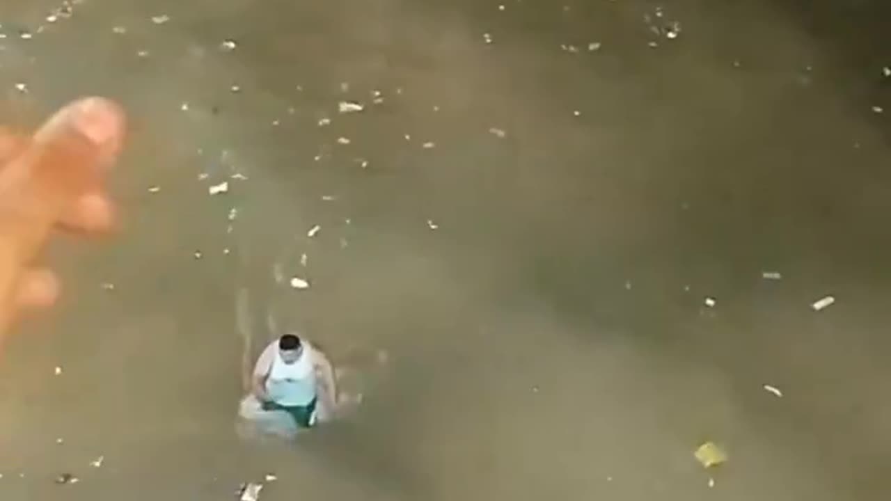 The sea in Egypt doesn't look very clean.
