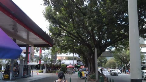 Caminando por Medellín 🇨🇴 | Calle La 70 (La Setenta), Laureles | Mayo 2025