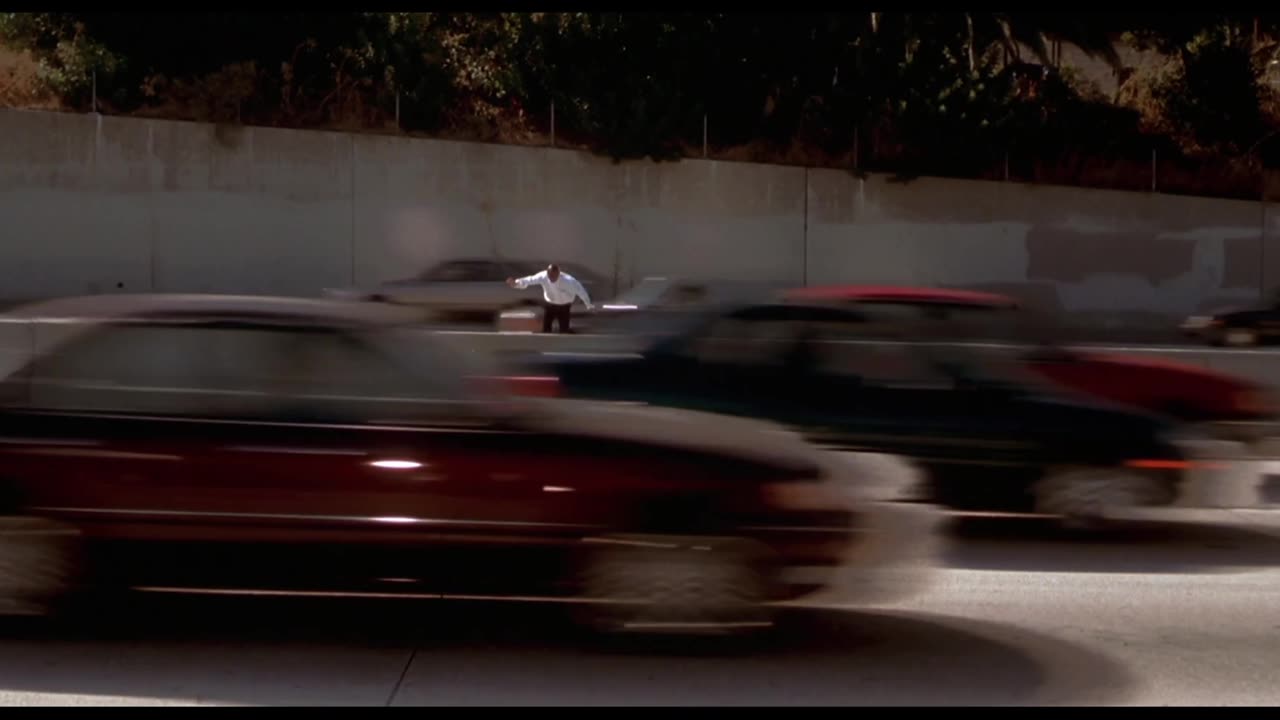 Eddie Murphy & Steve Martin, Bowfinger-crossing the highway #stevemartin #eddiemurphy