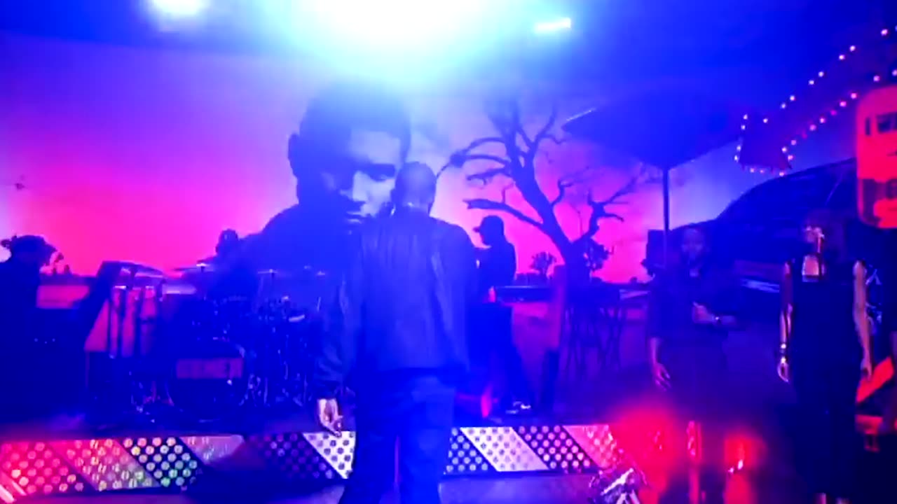 ⭐Love In This Club💓