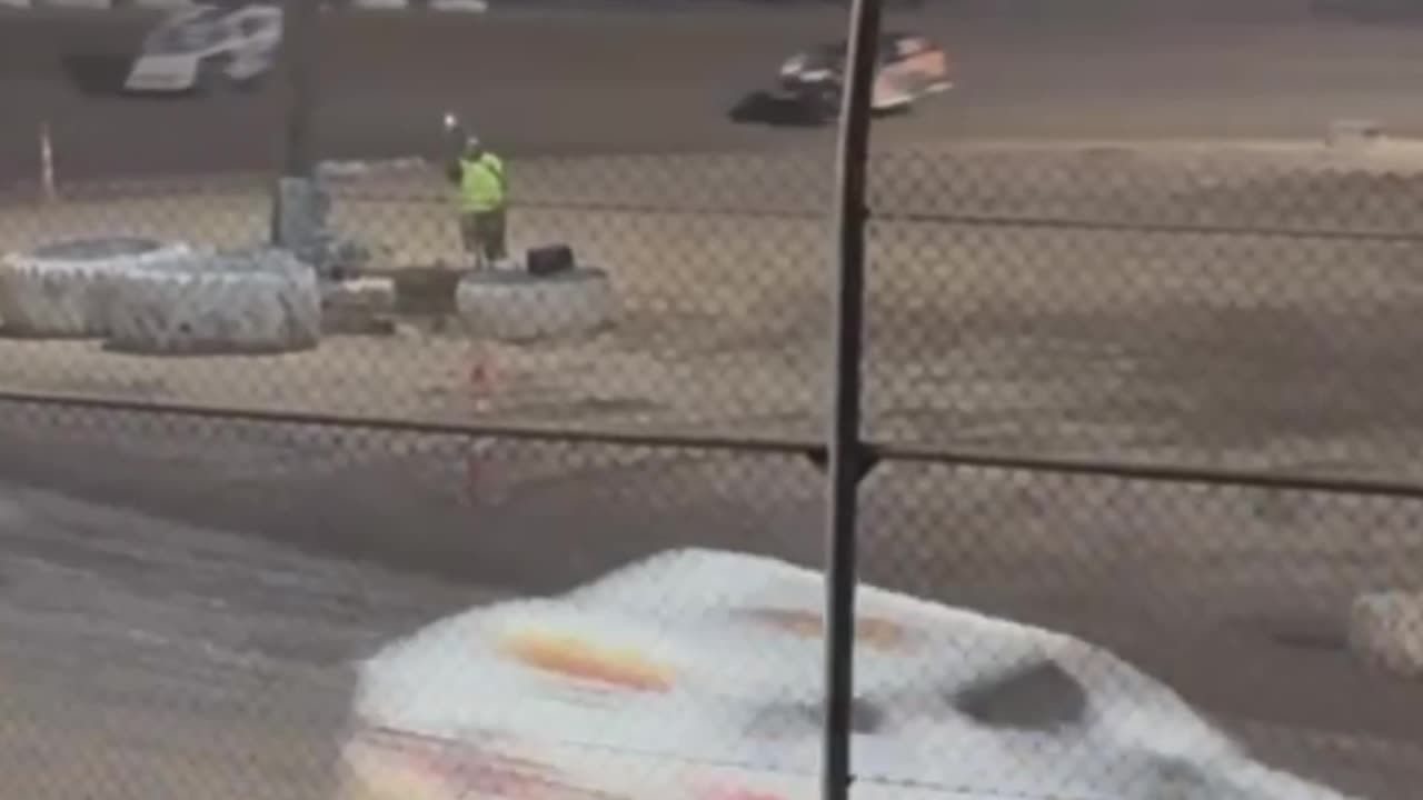 Mohave Valley Raceway Feature 4-19-2025 clip 2