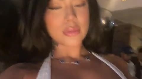 Chromeazz doing a little pump