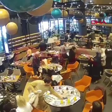 Diners flee mid-meal, leaving almost everything behind as an earthquake rocks Istanbul
