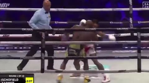 Whoaaaaa Kid Austin stops Tevin Farmer in round 1. Madesssss #paulchavez