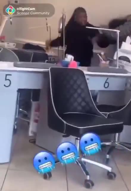 WE NEED ROOFTOP KOREANS: A black woman beats an Asian lady for not accepting EBT to pay for nails