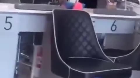 WE NEED ROOFTOP KOREANS: A black woman beats an Asian lady for not accepting EBT to pay for nails