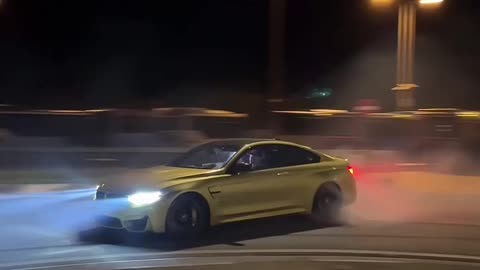 BMW //M4 Rolling burnout