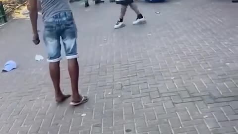 מכות בין בעלי עסקים ברחובות