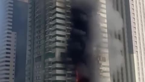 ‼️67-story skyscraper in Dubai on fire, nearly 4,000 people evacuated.