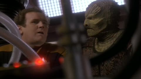 Star Trek Deep Space Nine s01e05 - Captive Pursuit