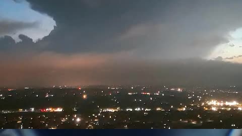 TEXAS ZASÁHLA SUPERCELA S OBŘÍMI KROUPAMI 28.5.2025