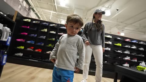 Neo Plays Soccer for the First Time! (AWESOME!)