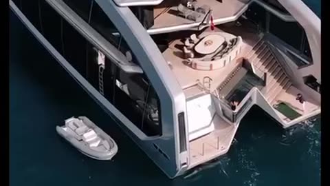 Giant Luxury Yacht: Billionaire Freedom on the Water 🚢💸