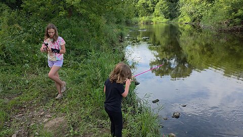 Lily & Mae Mae Fish with Dad & Uncle Brian